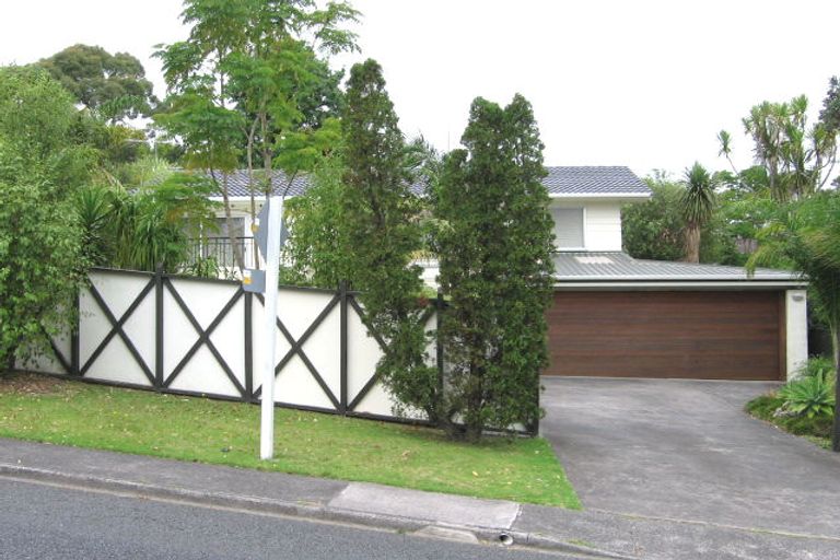 Photo of property in 14 Contessa Drive, Glenfield, Auckland, 0629
