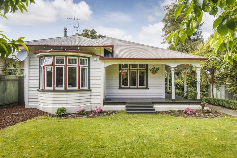 Photo of property in 4 Napier Road, Terrace End, Palmerston North, 4410