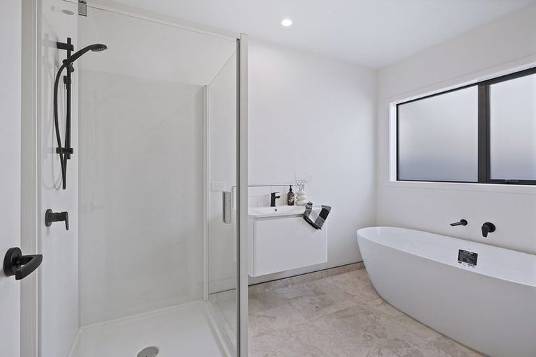 Photo of property in 22 Oneone Street, Cambridge, 3493