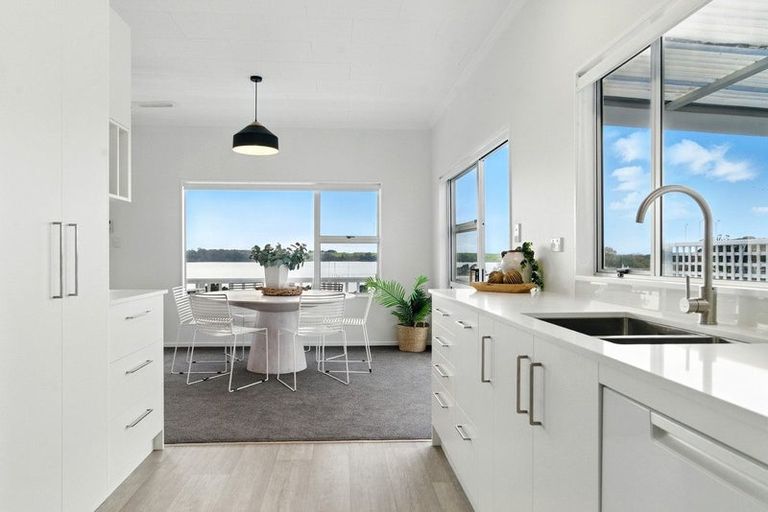 Photo of property in 21 Bramley Drive, Omokoroa, 3114