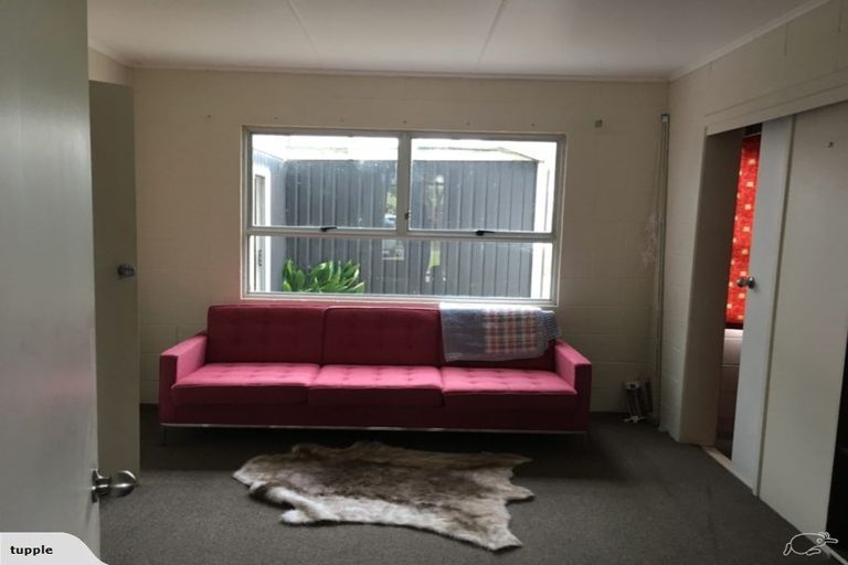 Photo of property in 14 Eruini Street, Waikanae Beach, Waikanae, 5036