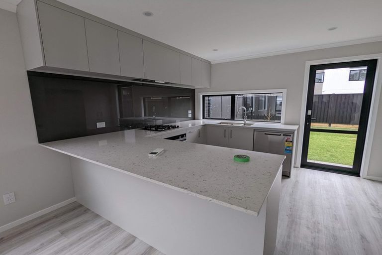 Photo of property in 15 Castletown Street, Wallaceville, Upper Hutt, 5018