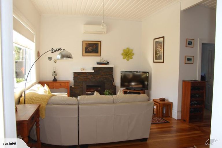 Photo of property in 12 Pendarves Street, New Plymouth, 4310