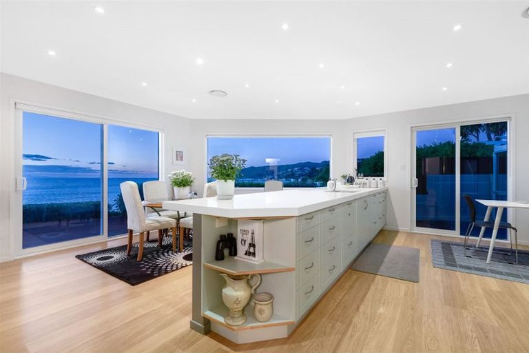 Photo of property in 11 Motuhara Road, Plimmerton, Porirua, 5026