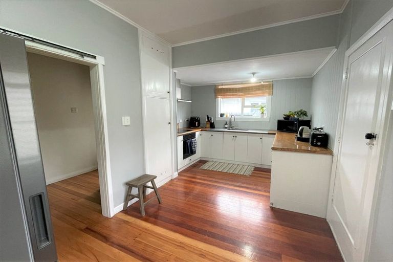 Photo of property in 18 Exeter Street, Brooklands, New Plymouth, 4310