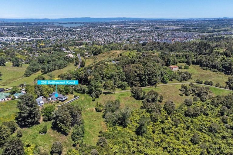 Photo of property in 258 Settlement Road, Red Hill, Papakura, 2110
