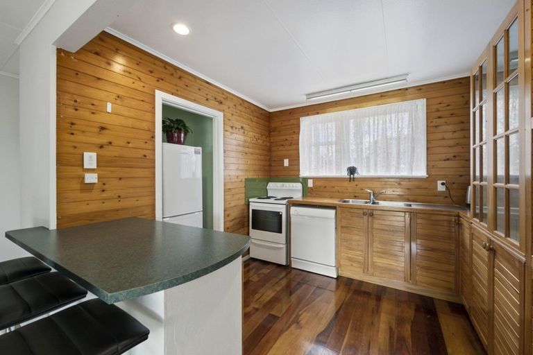 Photo of property in 8 Aniseed Grove, Timberlea, Upper Hutt, 5018