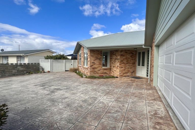 Photo of property in 61 Sydney Street, Windsor, Invercargill, 9810