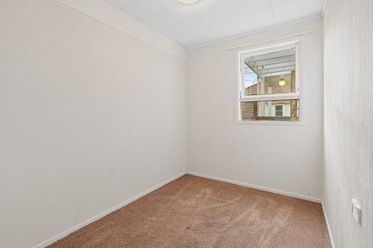 Photo of property in 76 Cambridge Street, Levin, 5510