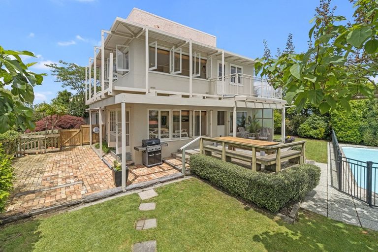 Photo of property in 131 Lake Crescent, Hamilton Lake, Hamilton, 3204