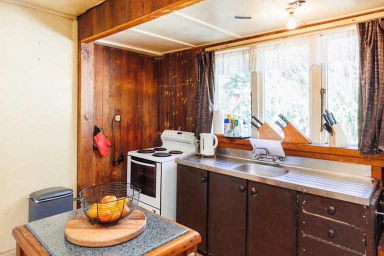 Photo of property in 1 Farmer Street, Sanson, 4817