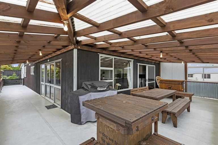 Photo of property in 2 Taipari Avenue, Raglan, 3225