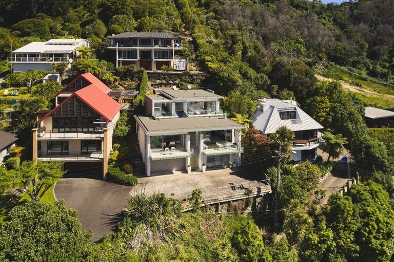 Photo of property in 358 Waikawa Road, Waikawa, Picton, 7220