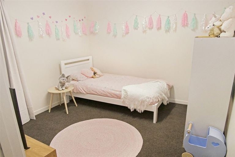 Photo of property in 17 Liberation Road, Papakura, 2110