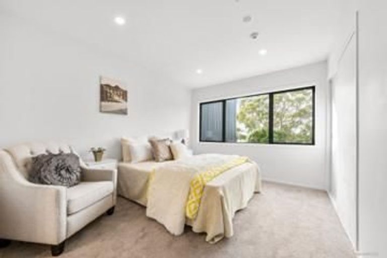 Photo of property in 9/1 Kaponga Crescent, New Lynn, Auckland, 0600