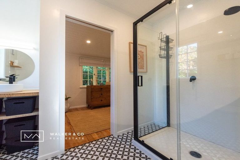 Photo of property in 4 Elmslie Road, Pinehaven, Upper Hutt, 5019