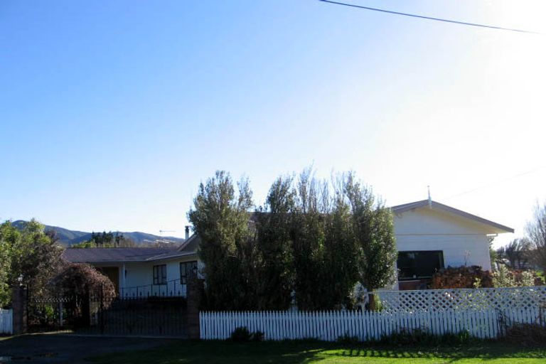 Photo of property in 59 Woodward Street East, Featherston, 5710