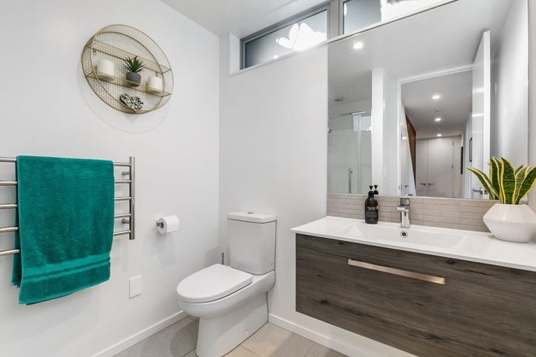 Photo of property in 4a Ross Crescent, Orewa, 0931