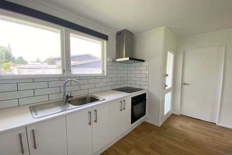 Photo of property in 32 Memorial Drive, Parahaki, Whangarei, 0112