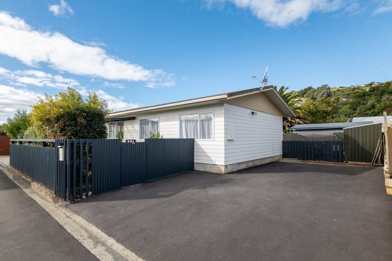 Photo of property in 2/16 Parkers Road, Tahunanui, Nelson, 7011