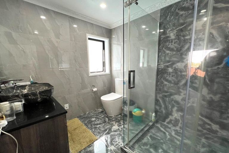 Photo of property in 15 Carn Place, Weymouth, Auckland, 2103