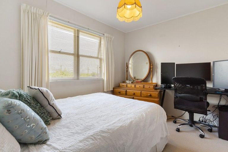 Photo of property in 109 Sandspit Road, Shelly Park, Auckland, 2014