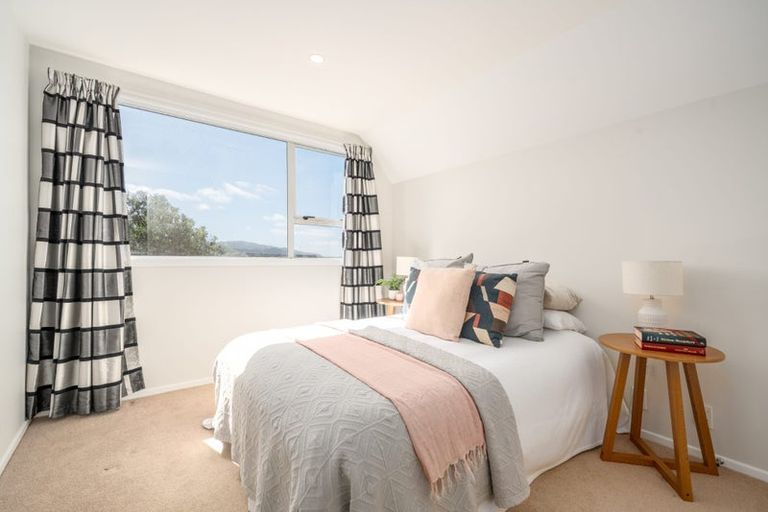 Photo of property in 5 Anaheim Place, Churton Park, Wellington, 6037