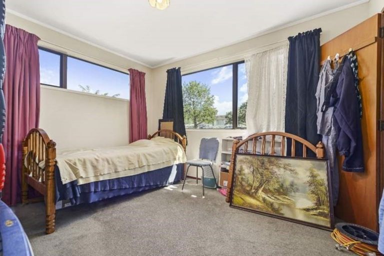 Photo of property in 8 Holborn Place, Papatoetoe, Auckland, 2025