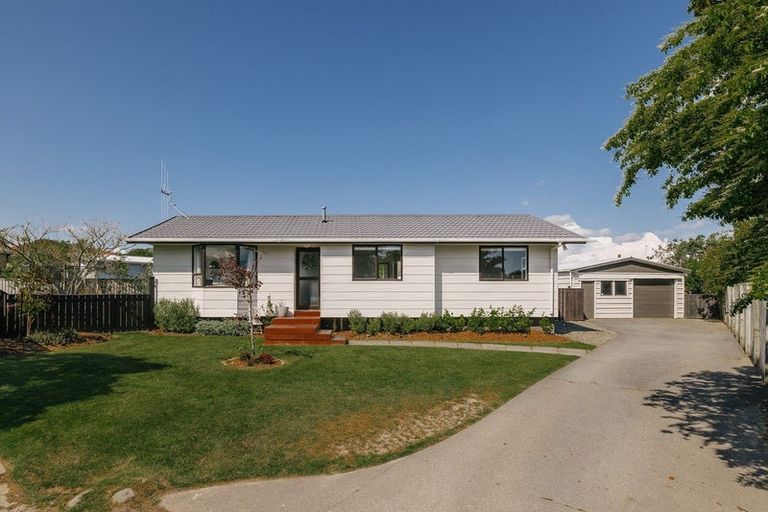 Photo of property in 21 Peppertree Glade, Kelvin Grove, Palmerston North, 4414