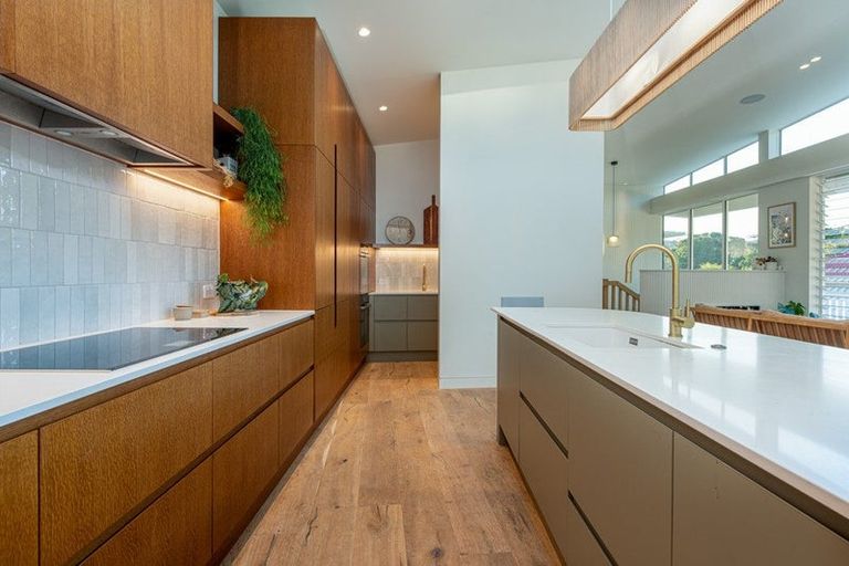 Photo of property in 5 Seaton Road, Murrays Bay, Auckland, 0630