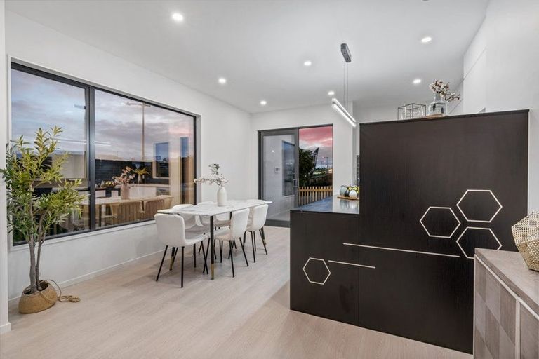 Photo of property in 196 Henwood Road, Westgate, 0814