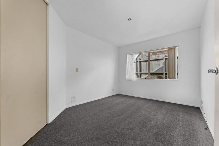 Photo of property in 11/169 Sturges Road, Henderson, Auckland, 0612