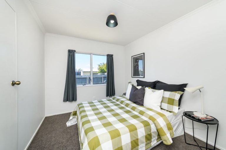 Photo of property in 2 Coromandel Court, Roslyn, Palmerston North, 4414