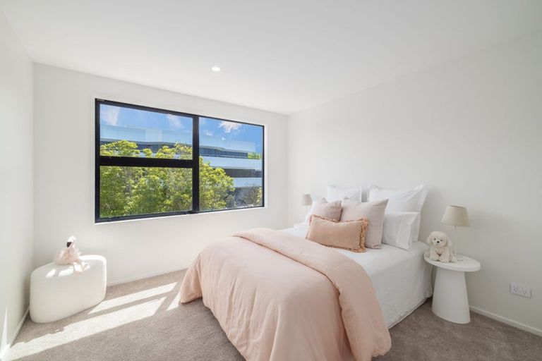 Photo of property in 32 O'connor Place, Burnside, Christchurch, 8053