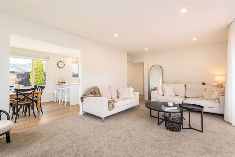 Photo of property in 20 Wendy Place, Heathcote Valley, Christchurch, 8022