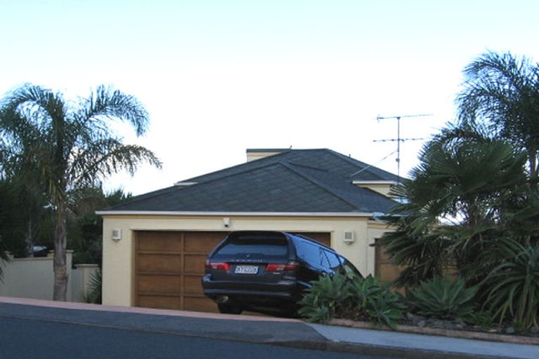 Photo of property in 146 Wiseley Road, West Harbour, Auckland, 0618