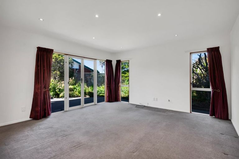 Photo of property in 363b Mangorei Road, Merrilands, New Plymouth, 4312