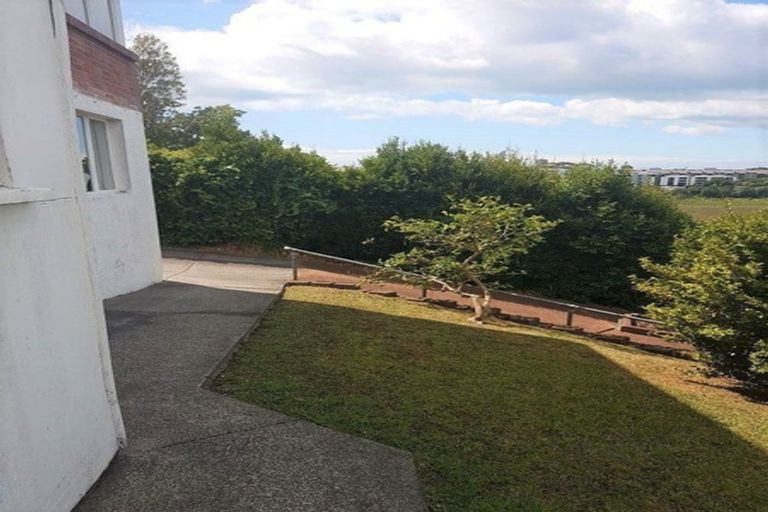 Photo of property in 1/69 College Road, Northcote, Auckland, 0627