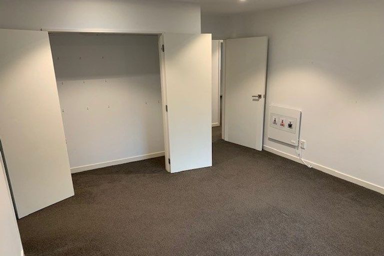 Photo of property in 18 Kellsmere Crescent, Island Bay, Wellington, 6023