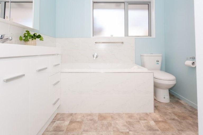 Photo of property in 136 Barrington Street, Somerfield, Christchurch, 8024