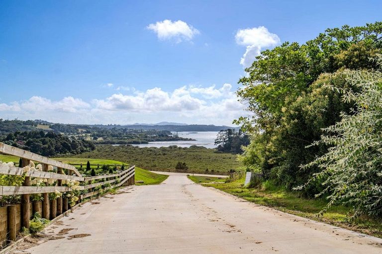 Photo of property in 77 Skudders Beach Road, Kerikeri, 0294