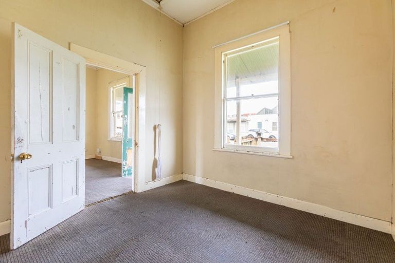 Photo of property in 17 Allardice Street, Dannevirke, 4930