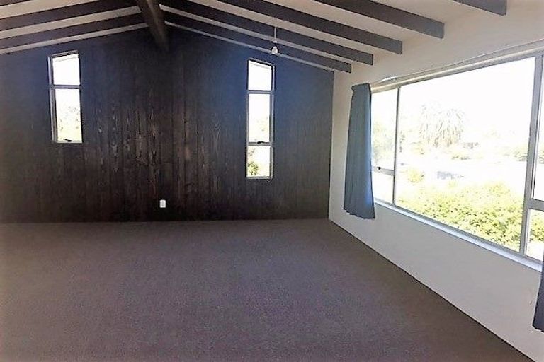 Photo of property in 42 Fern Drive, Halswell, Christchurch, 8025