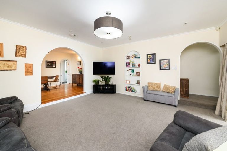 Photo of property in 14 Snowdon Avenue, Terrace End, Palmerston North, 4410