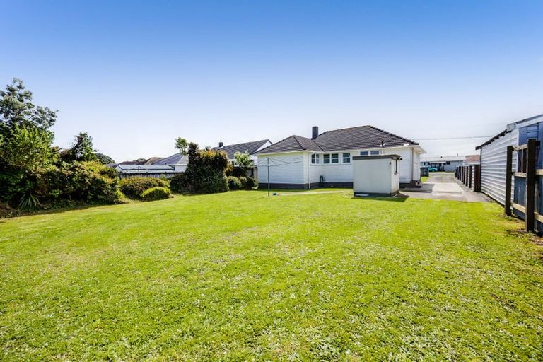 Photo of property in 279 South Road, Hawera, 4610