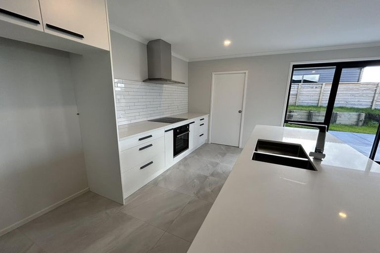 Photo of property in 4 Trevor Mcmiken Drive, Patumahoe, 2679