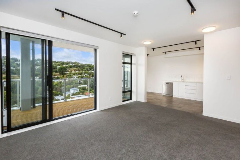 Photo of property in 4/69 Tiketike Way, Brooklyn, Wellington, 6021