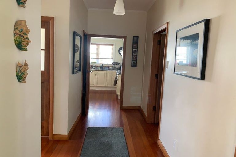 Photo of property in 42 Sunshine Avenue, Karori, Wellington, 6012