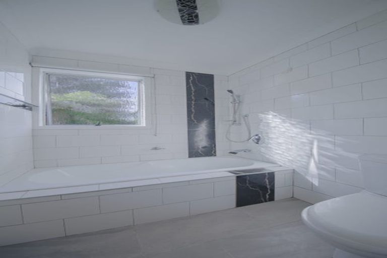 Photo of property in 19a Sunburst Lane, Torbay, Auckland, 0630