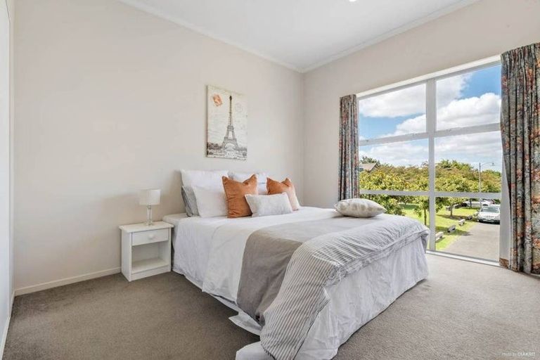 Photo of property in 14 Willow Camp Road, Takanini, 2112
